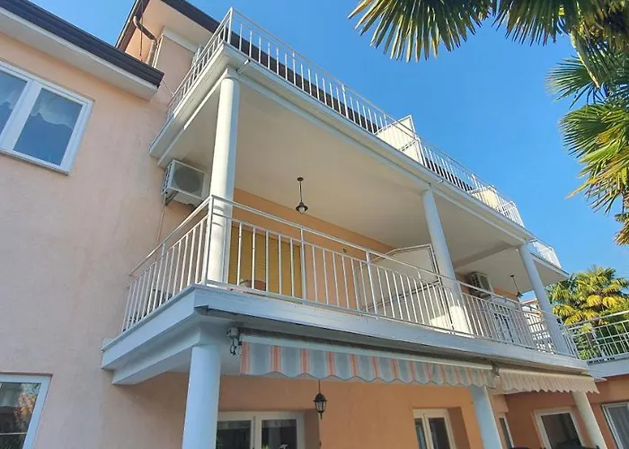 Garni Stanger 3* Laurana