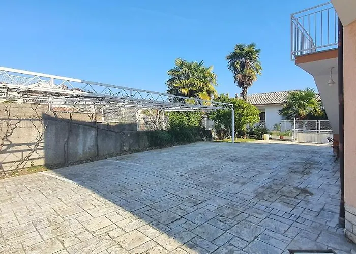 Garni Stanger לובראן